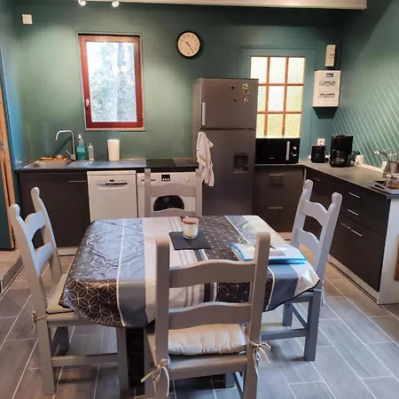 Rustique Au Coeur Du Perigord Noir Avec Terrasse Et Confort Inclus - Fr-1-616-397 Holiday home *