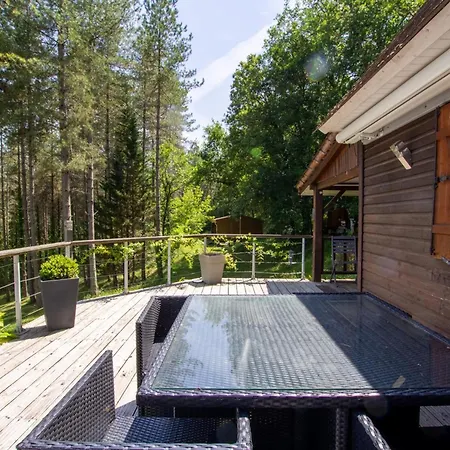 Rustique Au Coeur Du Perigord Noir Avec Terrasse Et Confort Inclus - Fr-1-616-397